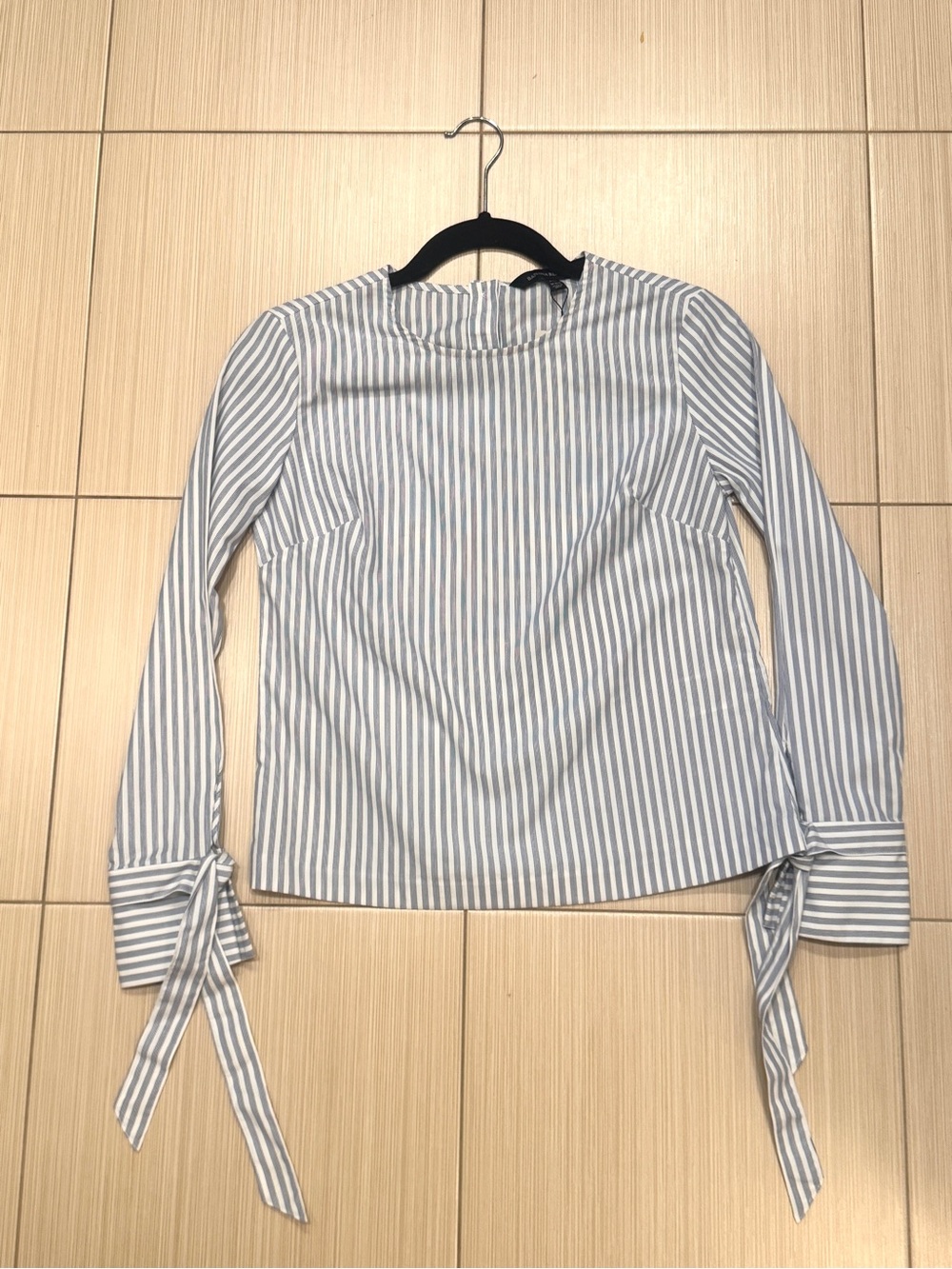 NWT Banana Republic Petite Striped Tie Cuff Blouse in Blue & White XXSP